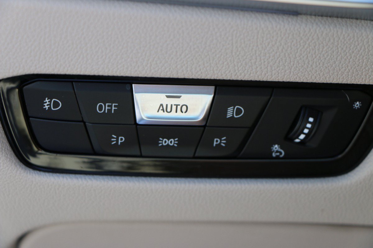 Used 2021 BMW 430i Convertible w/ M Sport Package RWD image 23