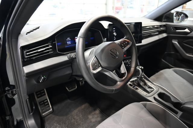 Used 2025 Volkswagen Jetta Sport image 20