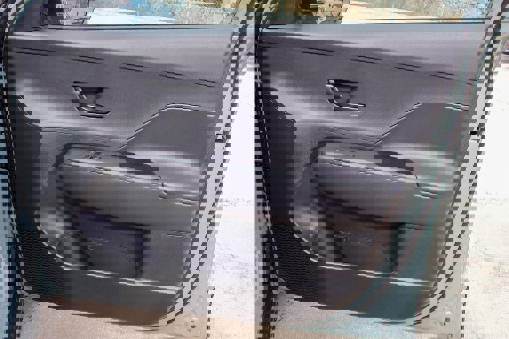 New 2026 Hyundai Kona SE image 12