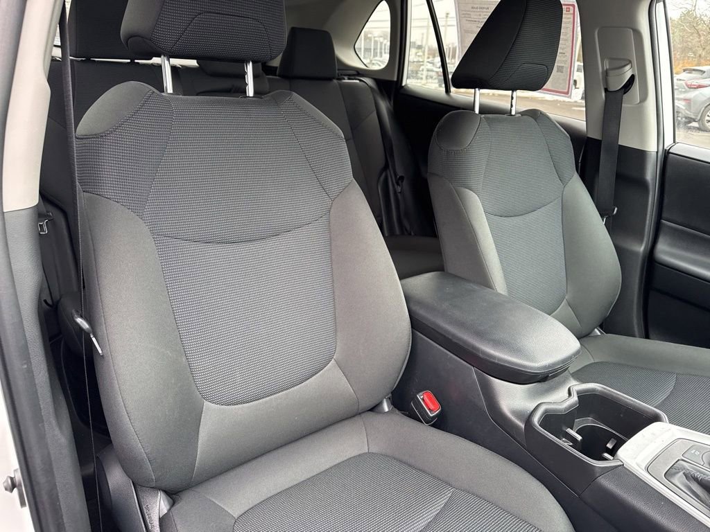 Certified 2025 Toyota RAV4 LE image 27