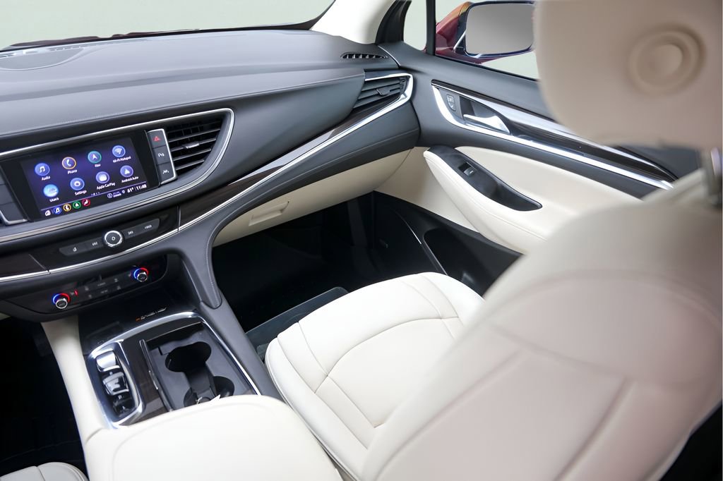 Used 2024 Buick Enclave Essence w/ Experience Buick Package FWD image 33