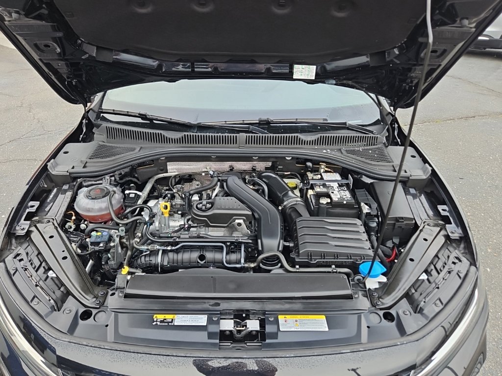 Used 2025 Volkswagen Jetta Sport FWD image 29