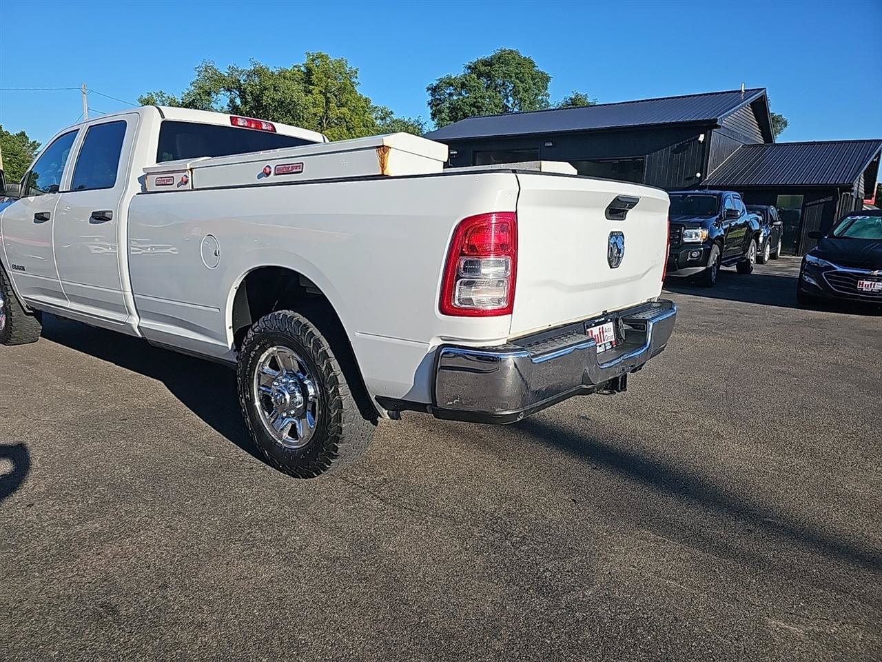 Used 2022 RAM 2500 Tradesman w/ Chrome Appearance Group RWD image 5