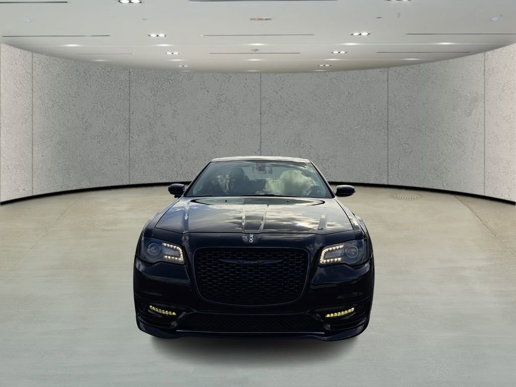 Used 2022 Chrysler 300 Touring L w/ Popular Equipment Group image 2