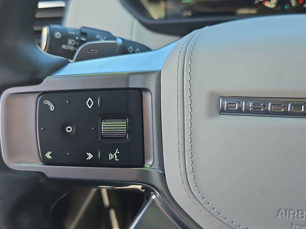 Certified 2023 Land Rover Discovery HSE R-Dynamic image 19