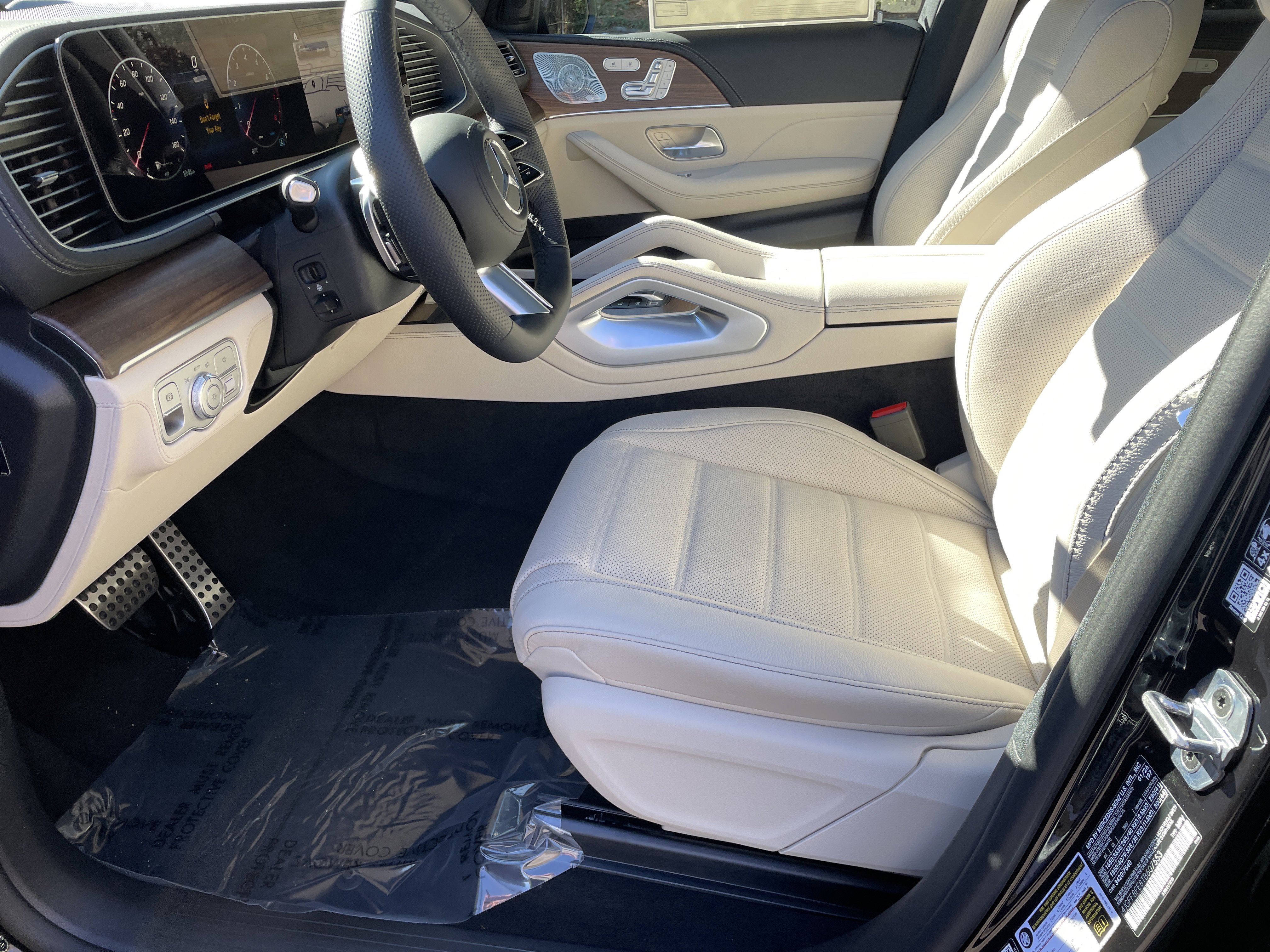 New 2026 Mercedes-Benz GLS 580 4MATIC image 19