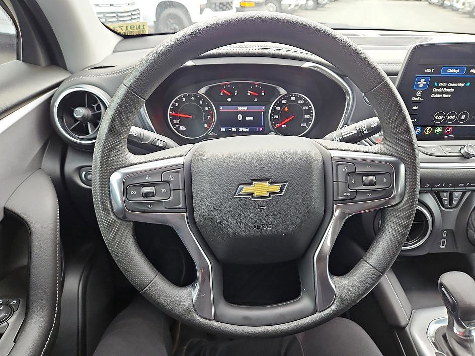 New 2025 Chevrolet Blazer LT w/ Midnight/Sport Edition image 16