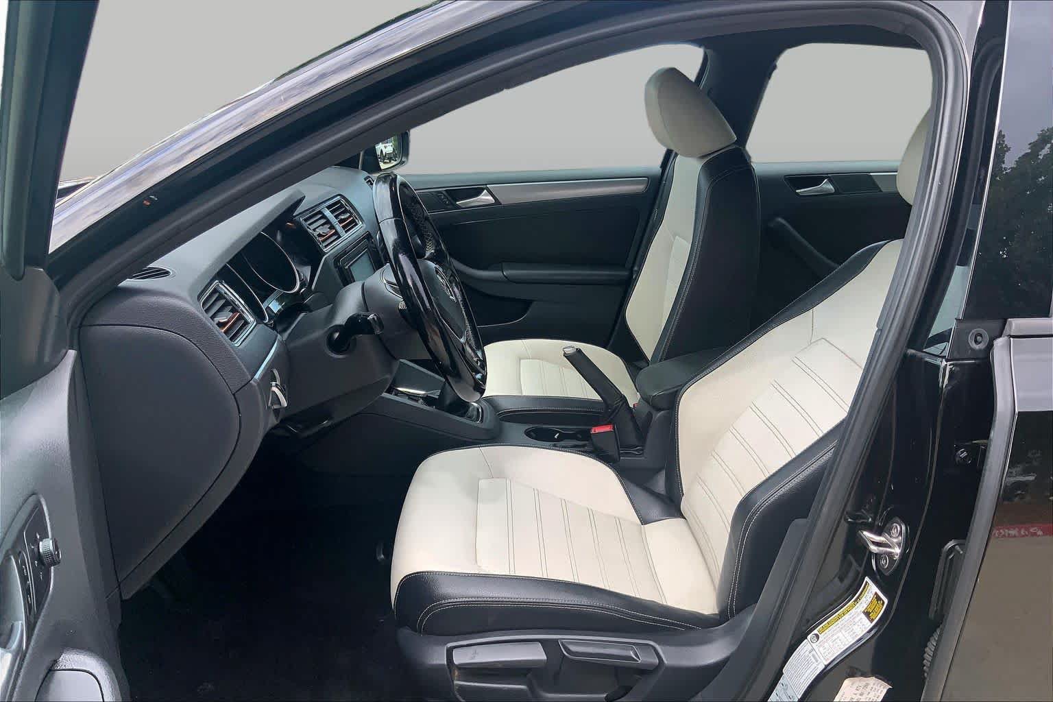 Used 2016 Volkswagen Jetta Sport FWD image 7