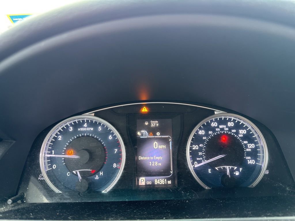 Used 2016 Toyota Camry LE image 11