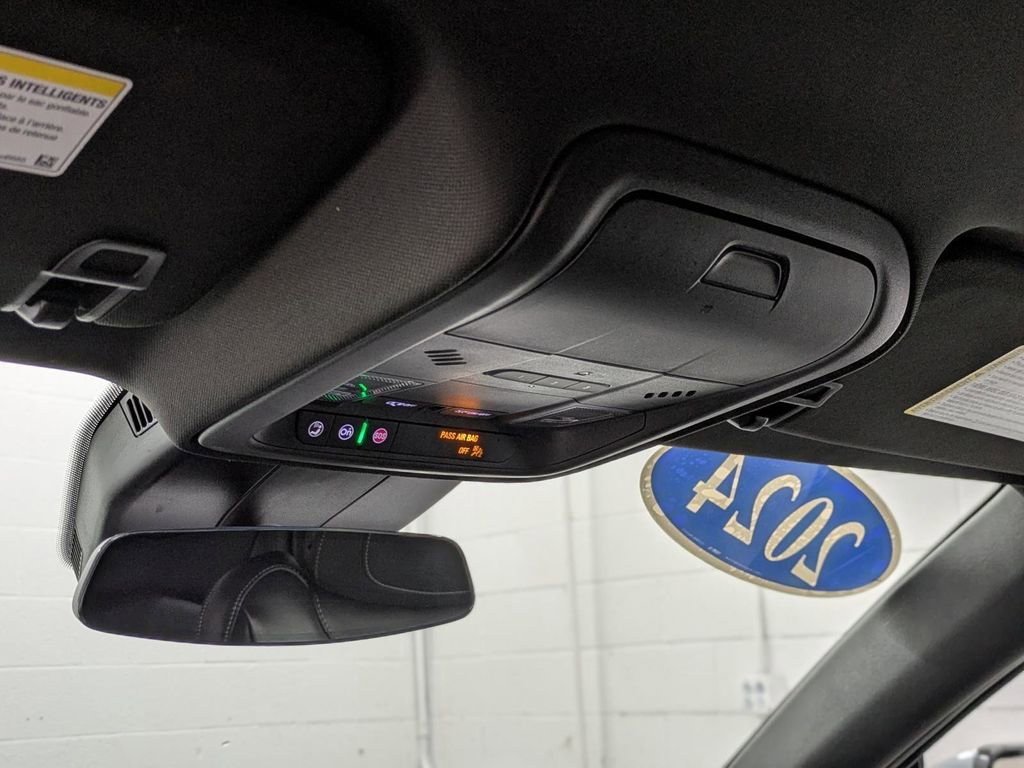 Used 2024 Cadillac XT4 Premium Luxury image 28
