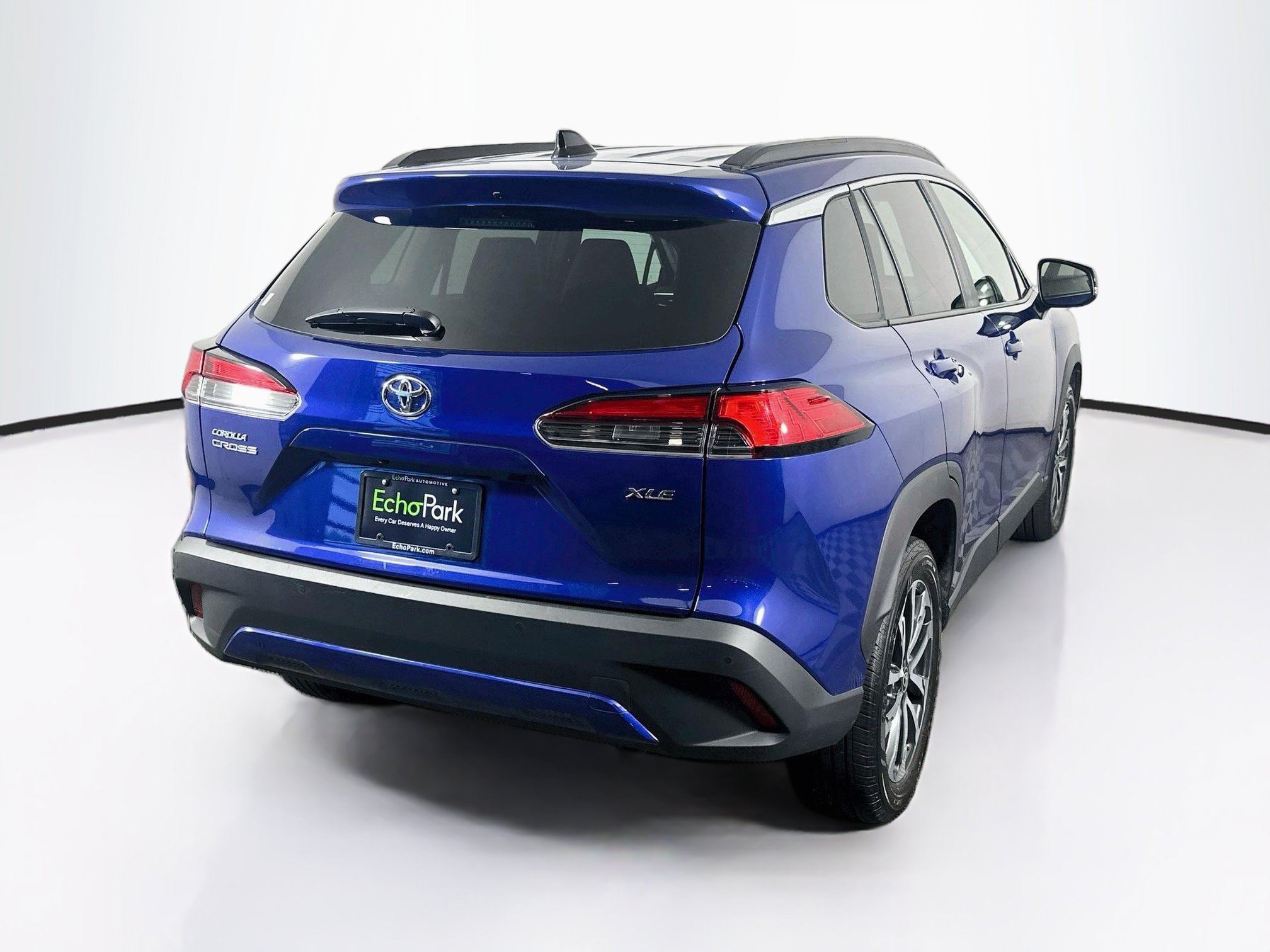 Used 2025 Toyota Corolla Cross XLE FWD image 9