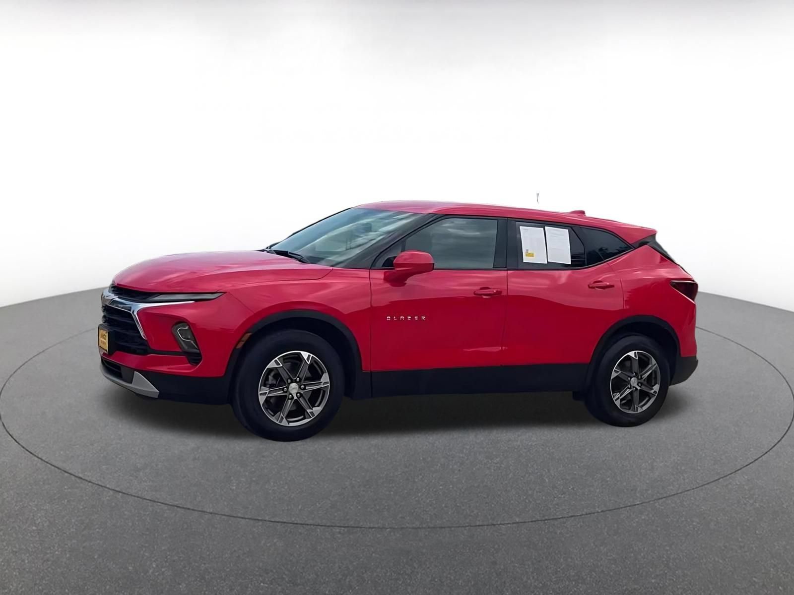 Used 2025 Chevrolet Blazer LT FWD image 8