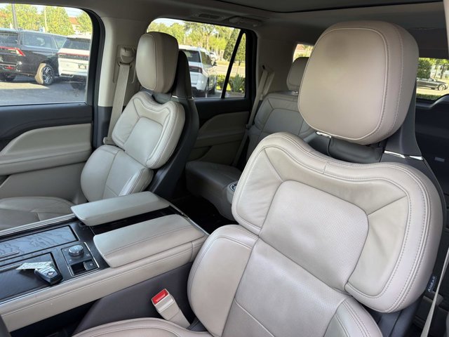 Used 2023 Lincoln Navigator Reserve RWD image 13