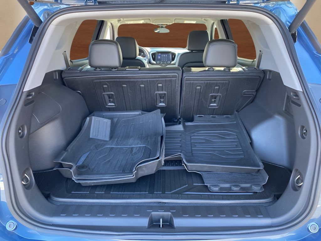 Used 2024 GMC Terrain SLT w/ Tech Package AWD/4WD image 11