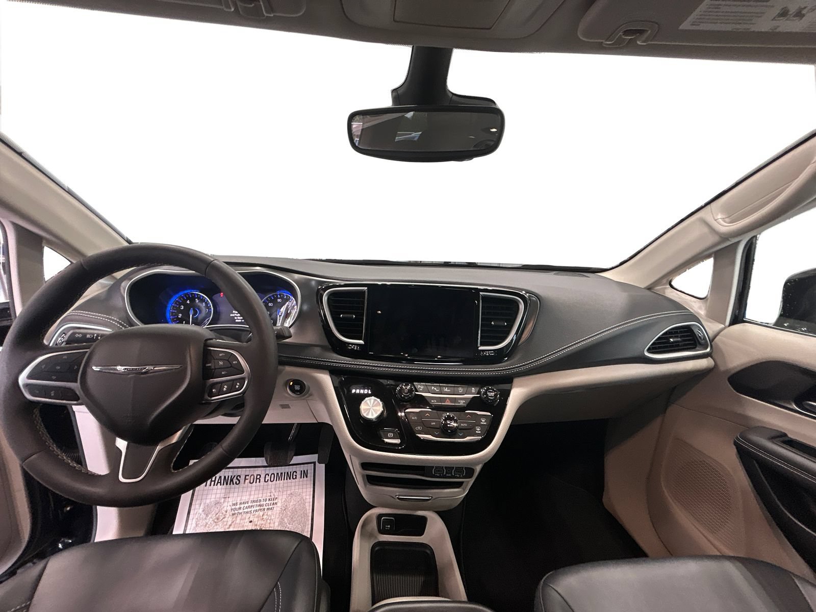 Used 2024 Chrysler Pacifica Touring-L AWD/4WD image 21