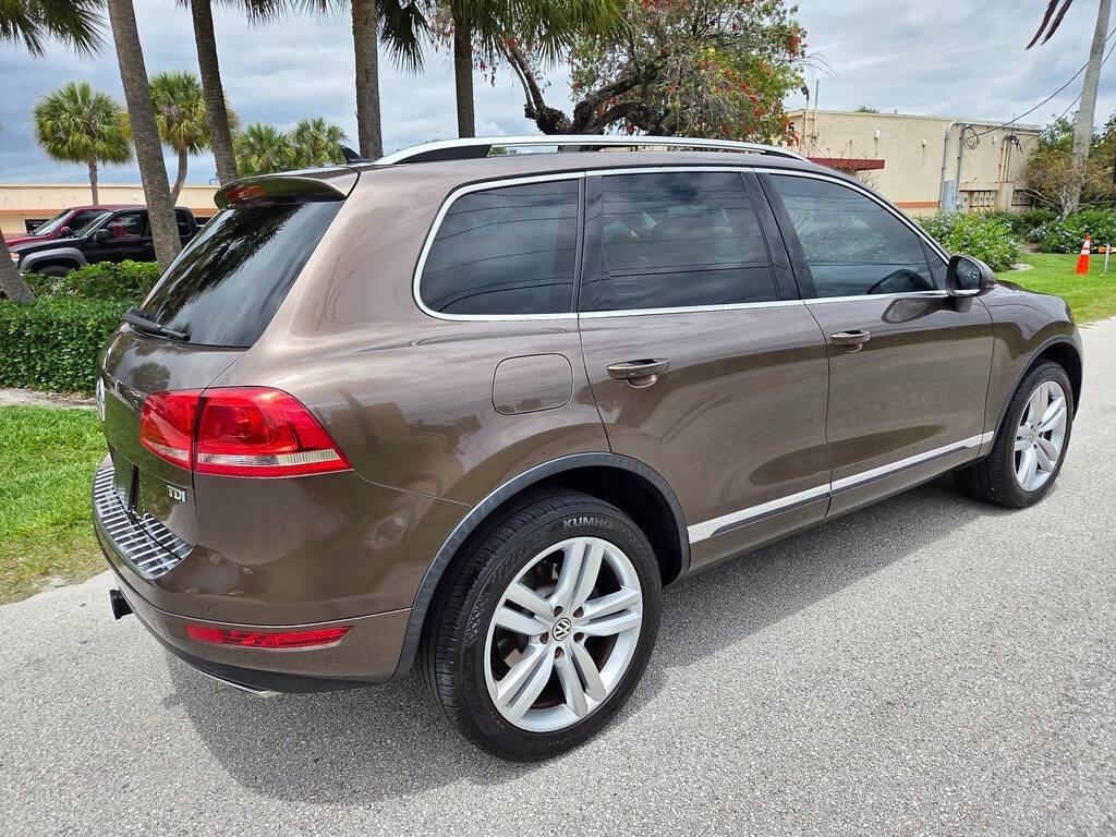 Used 2013 Volkswagen Touareg Executive AWD/4WD image 8