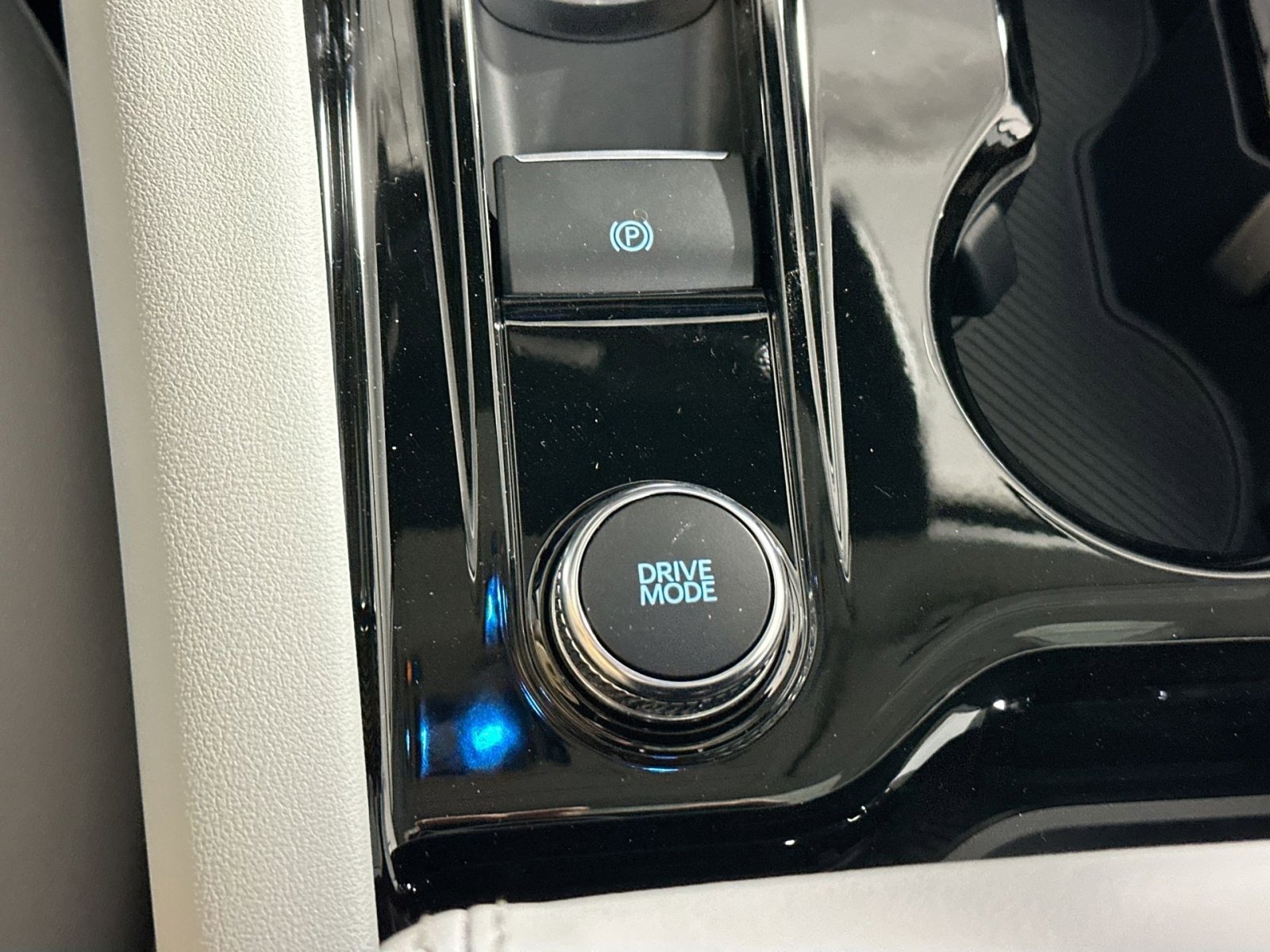 New 2026 Ford Explorer Platinum w/ LUX Leather Package image 26