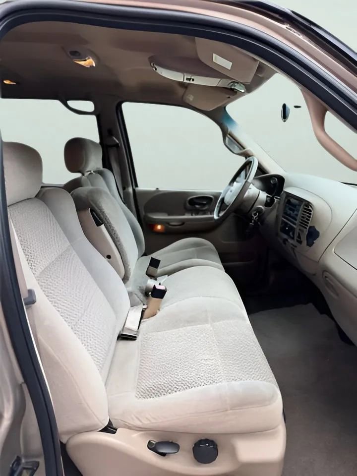 Used 2001 Ford F150 Lariat RWD image 25