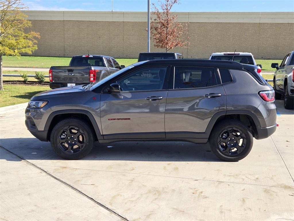 Used 2023 Jeep Compass Trailhawk image 3