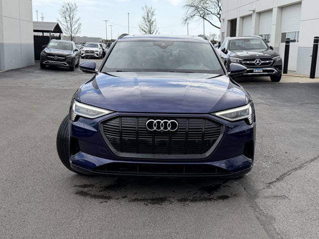 Used 2022 Audi e-tron Premium Plus w/ Premium Plus Package AWD/4WD image 2