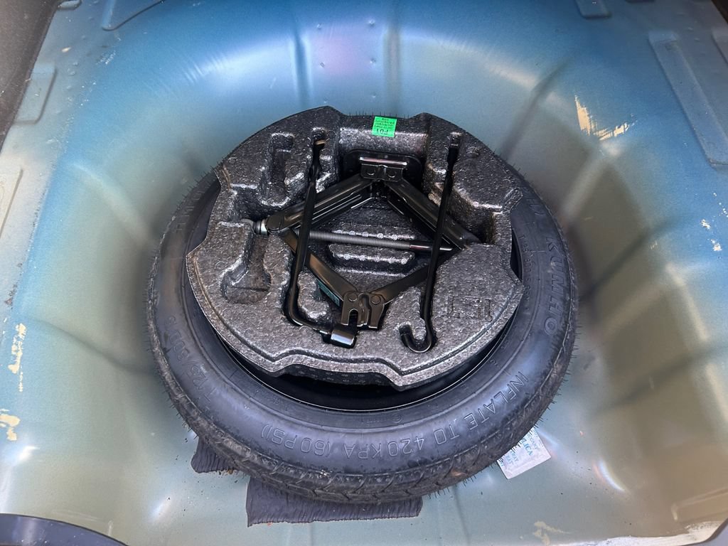Used 2024 Hyundai Elantra Limited FWD image 19