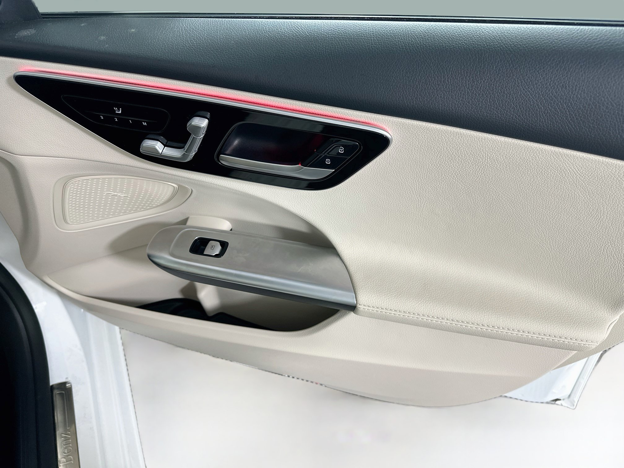Used 2025 Mercedes-Benz C 300 Sedan image 32