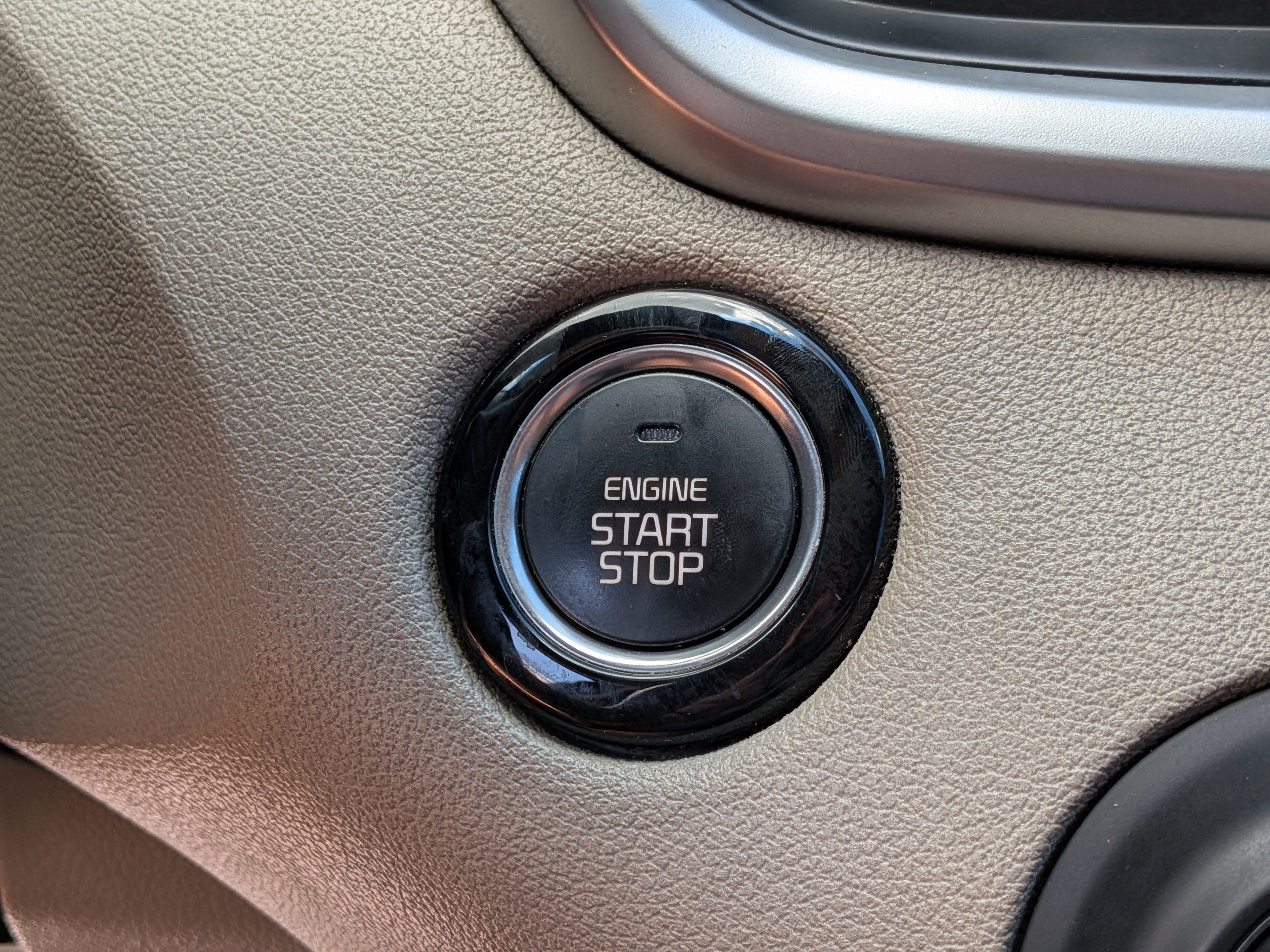 Used 2020 Kia Sorento S FWD image 29
