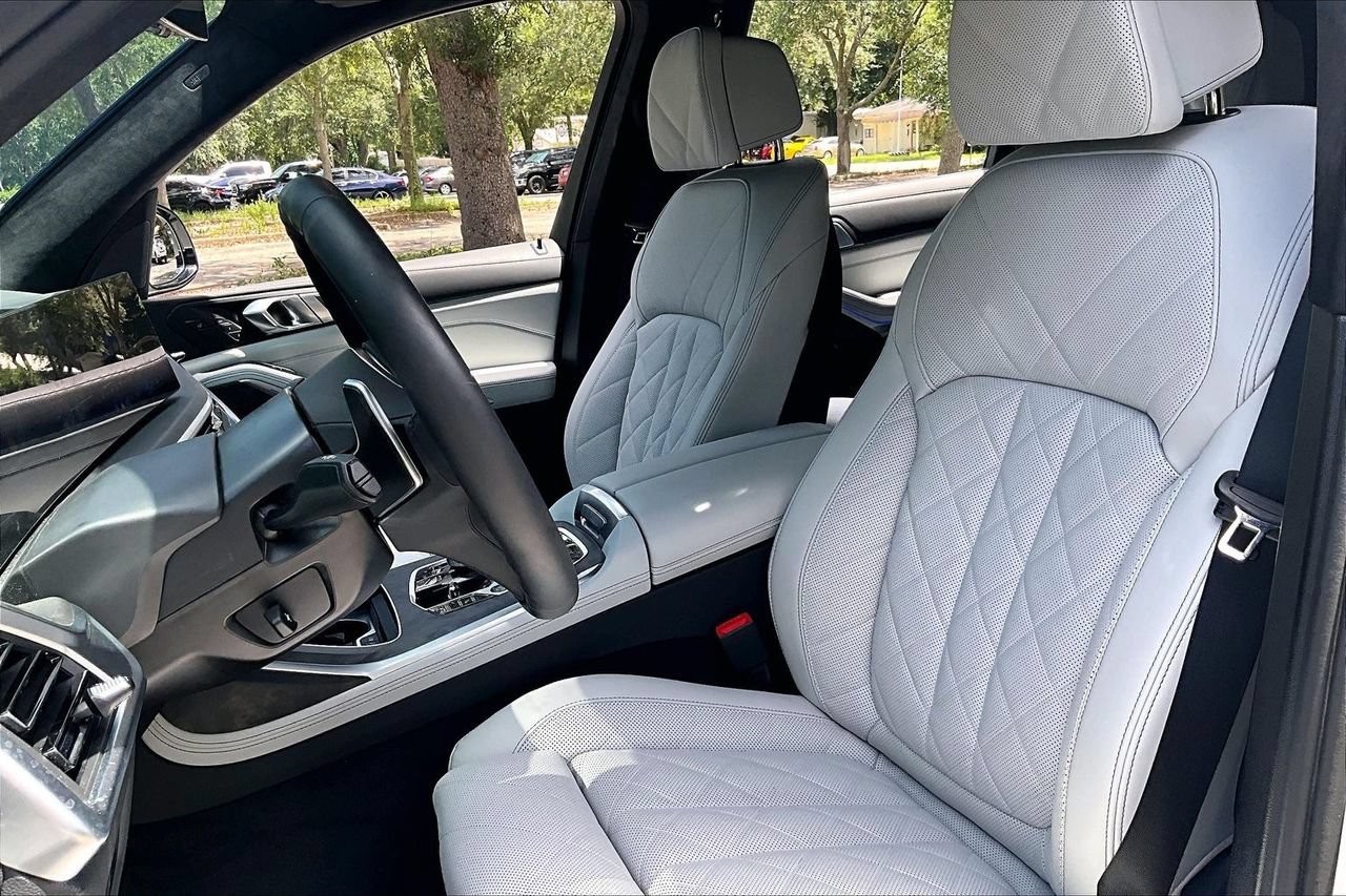 Used 2026 BMW X7 xDrive40i w/ Executive Package AWD/4WD image 18