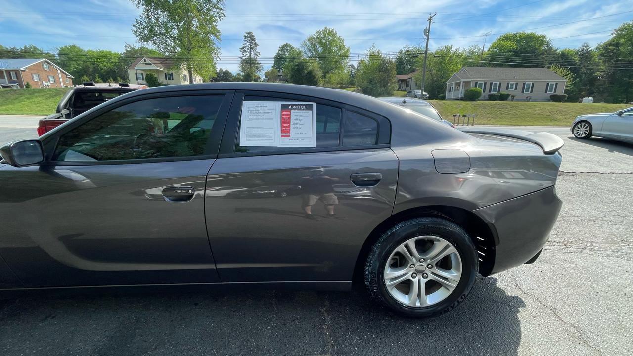 Used 2022 Dodge Charger SXT image 4