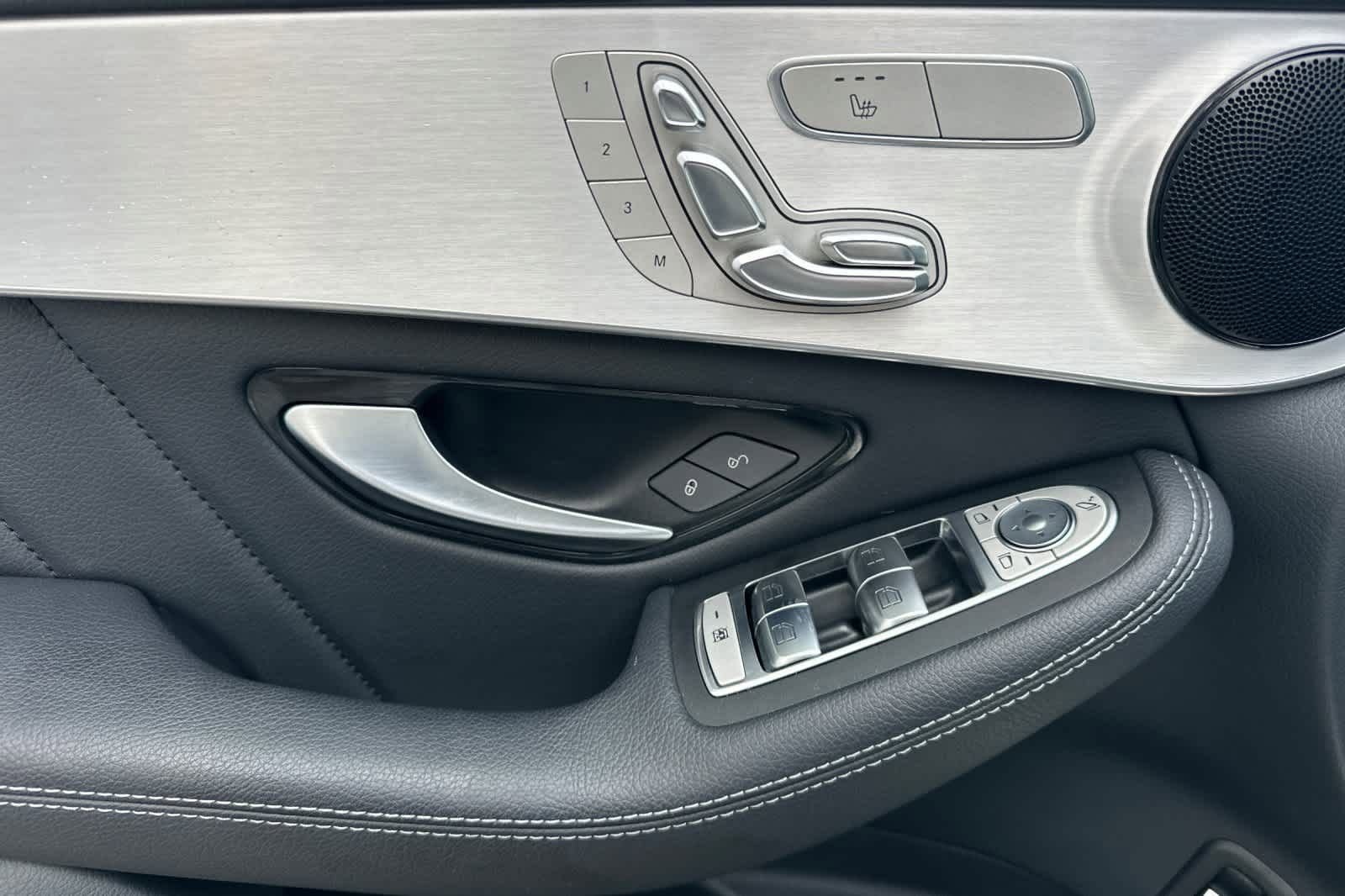 Used 2021 Mercedes-Benz GLC 300 4MATIC image 12