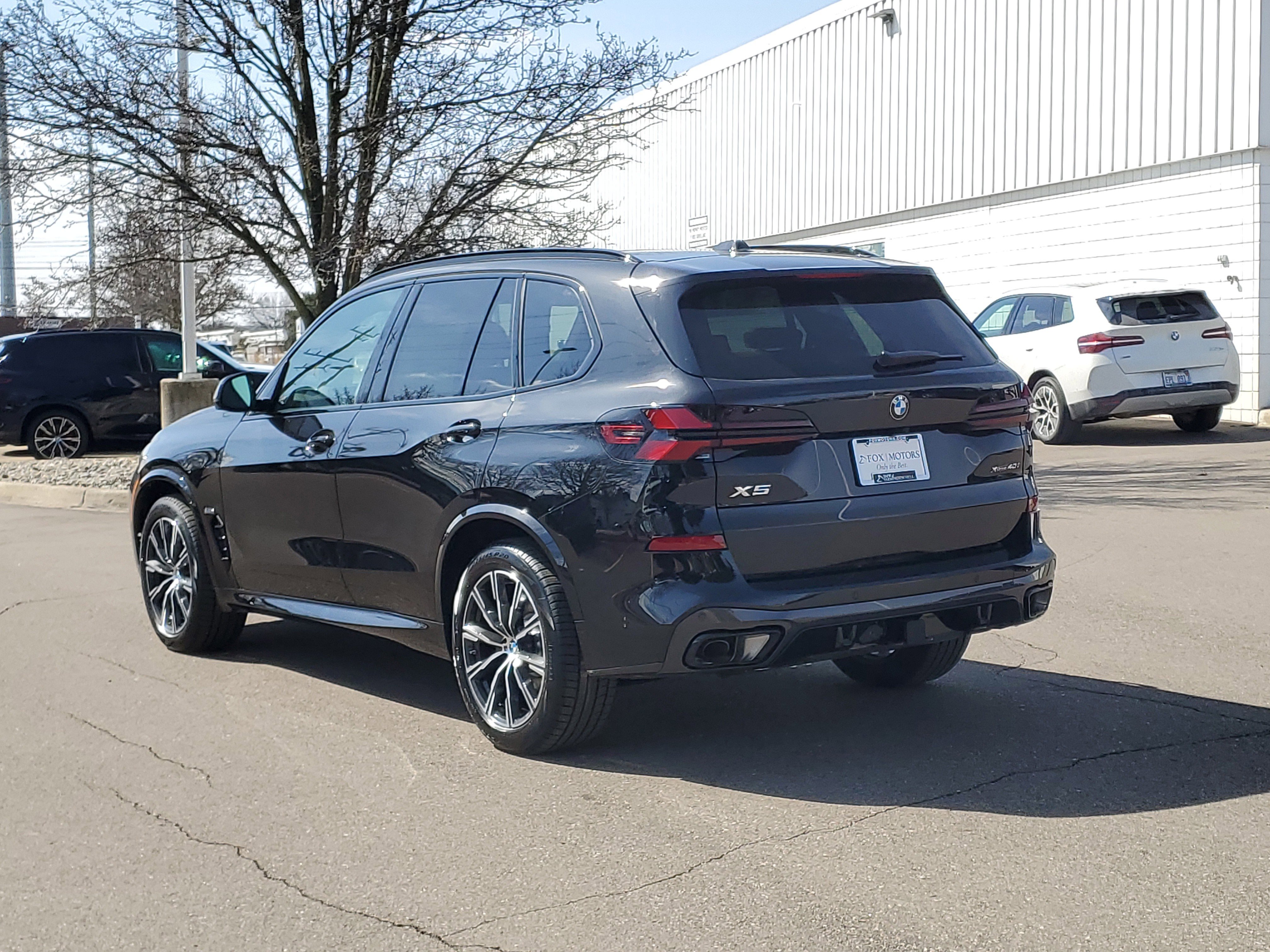 New 2026 BMW X5 xDrive40i w/ M Sport Package AWD/4WD image 2