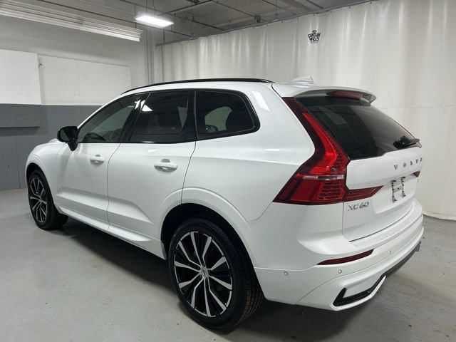 Used 2025 Volvo XC60 B5 Plus image 2