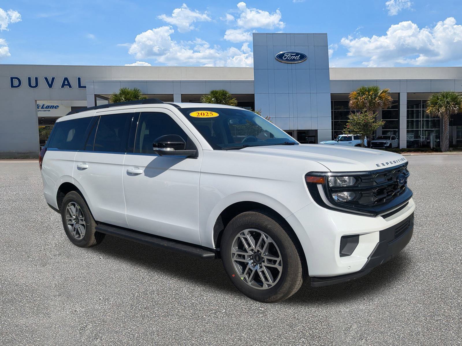 New 2025 Ford Expedition Active image 2