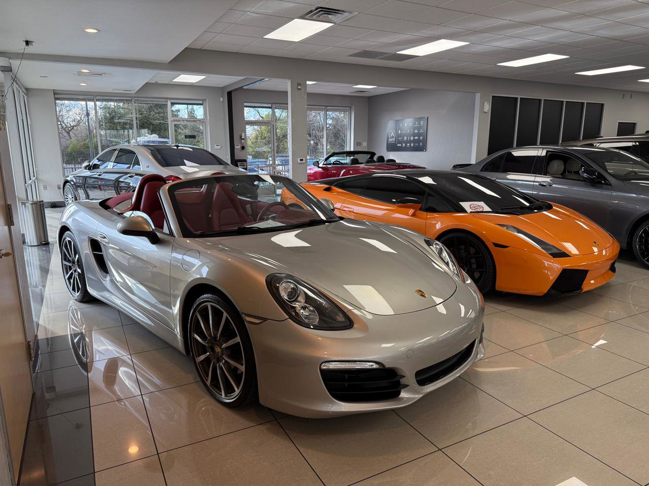 Used 2015 Ferrari California T RWD image 39