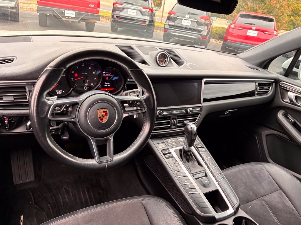 Used 2020 Porsche Macan AWD/4WD image 30