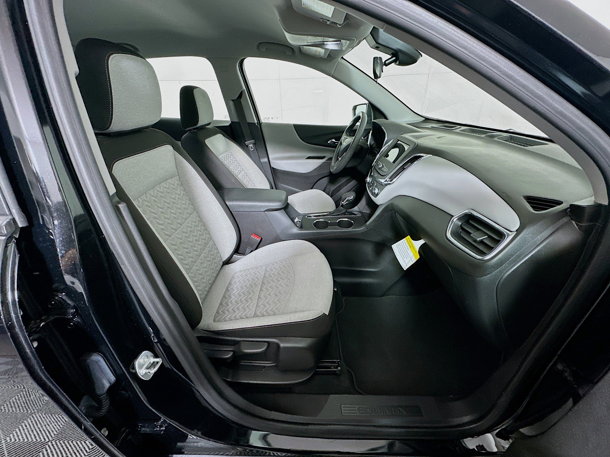 Used 2024 Chevrolet Equinox LS image 29