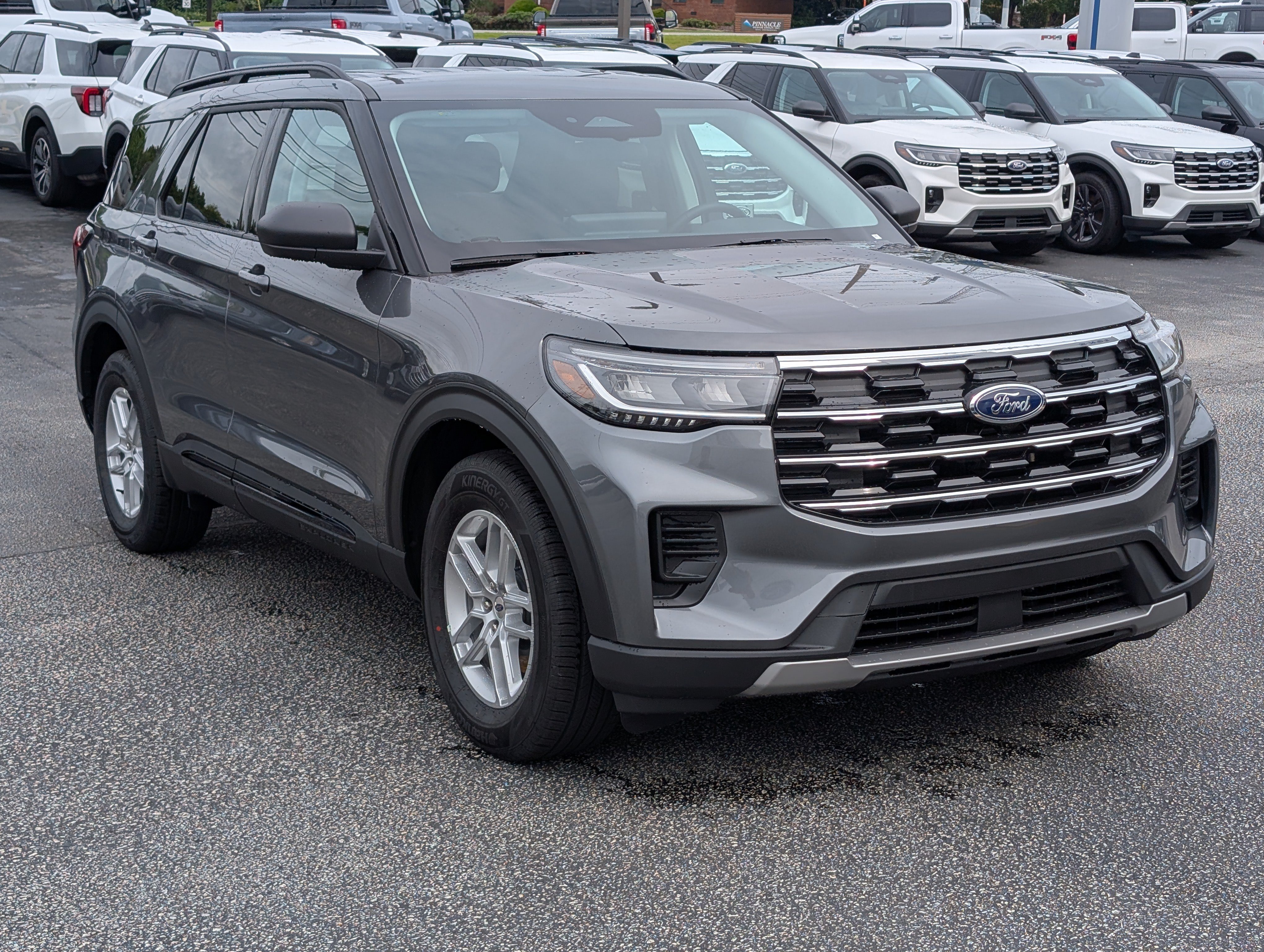 New 2026 Ford Explorer Active RWD image 4