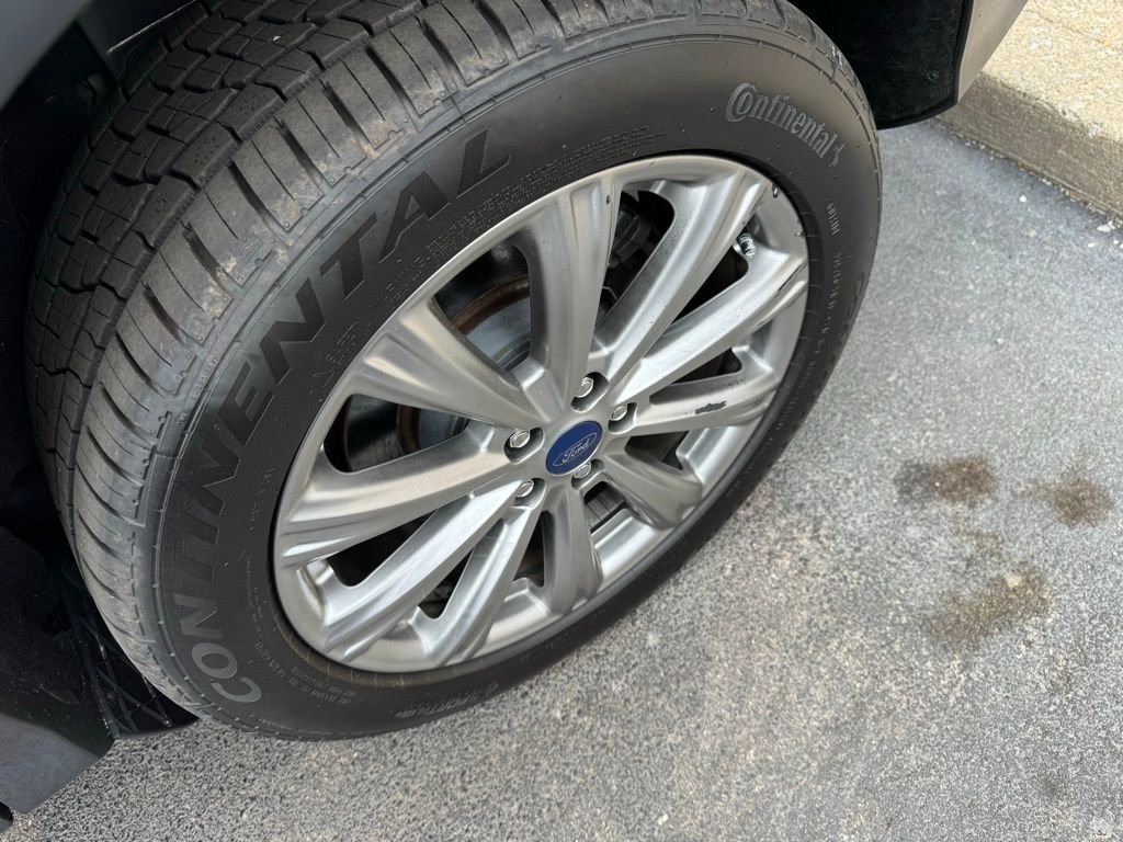Used 2018 Ford Escape Titanium image 10