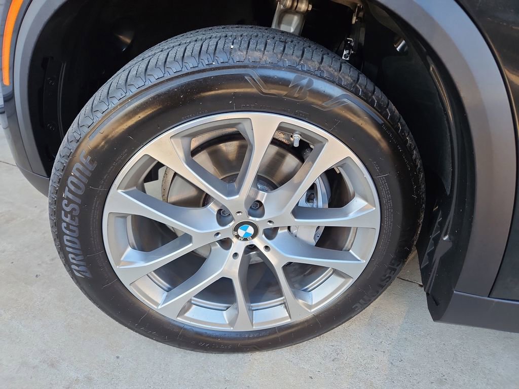 Used 2024 BMW X5 sDrive40i w/ Parking Assistance Package image 36