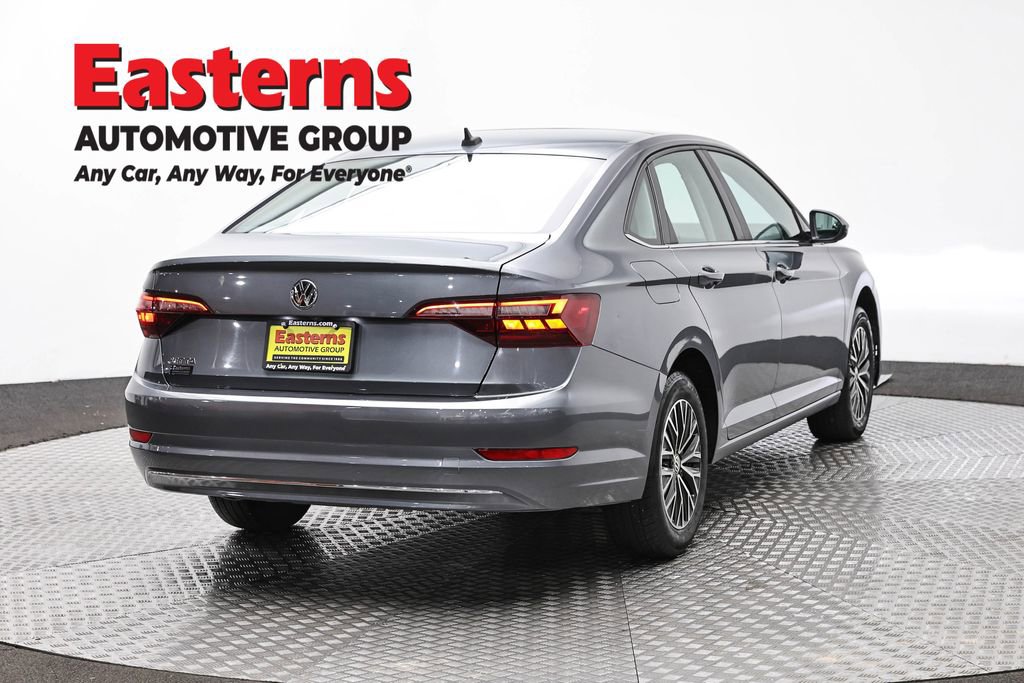 Used 2020 Volkswagen Jetta SE w/ SE Cold Weather Package image 5