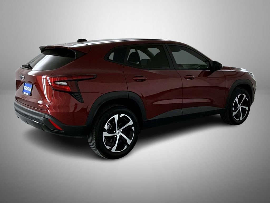 Certified 2024 Chevrolet Trax RS w/ Driver Confidence Package image 5