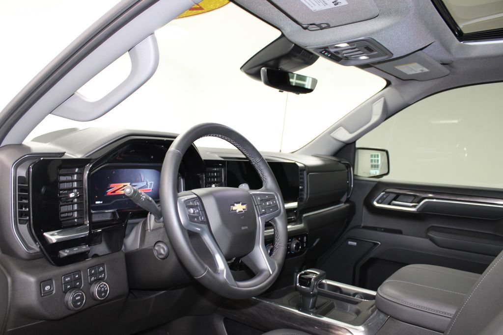 Used 2025 Chevrolet Silverado 1500 LTZ w/ LTZ Premium Package AWD/4WD image 23