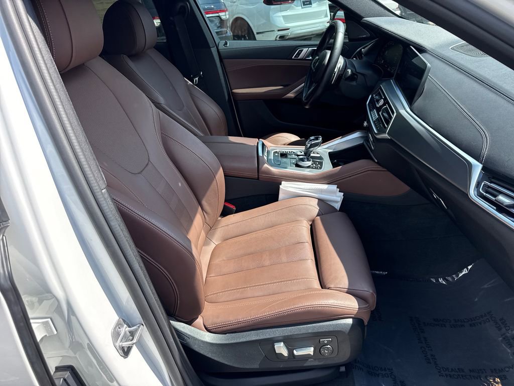 Used 2021 BMW X6 sDrive40i w/ Executive Package image 13