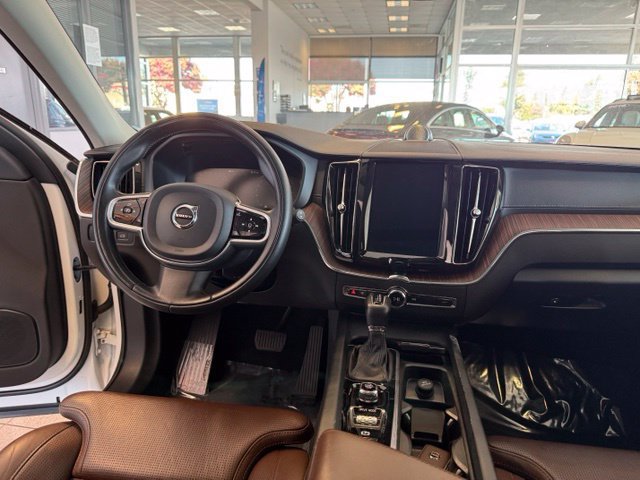 Used 2018 Volvo XC60 T6 Inscription w/ Luxury Seat Package AWD/4WD image 26