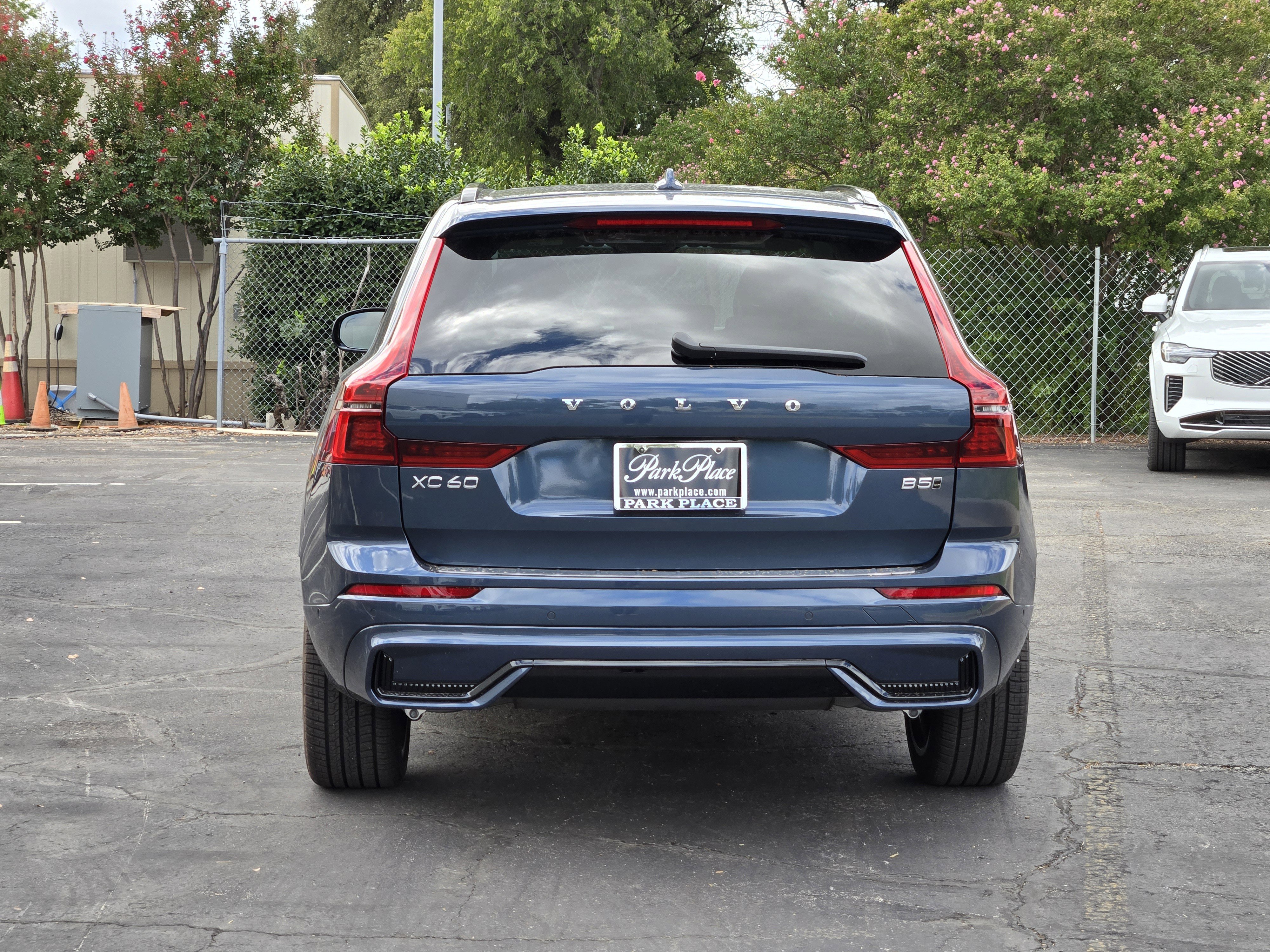 New 2026 Volvo XC60 B5 Ultra w/ Protection Package Premier image 8