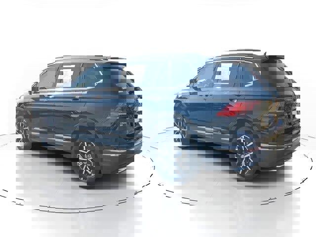 Used 2021 Volkswagen Tiguan SE image 4