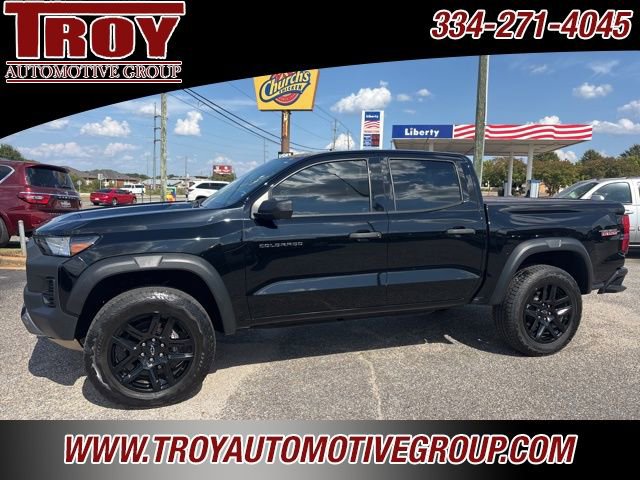 Used 2023 Chevrolet Colorado Trail Boss w/ Advanced Trailering Package image 2