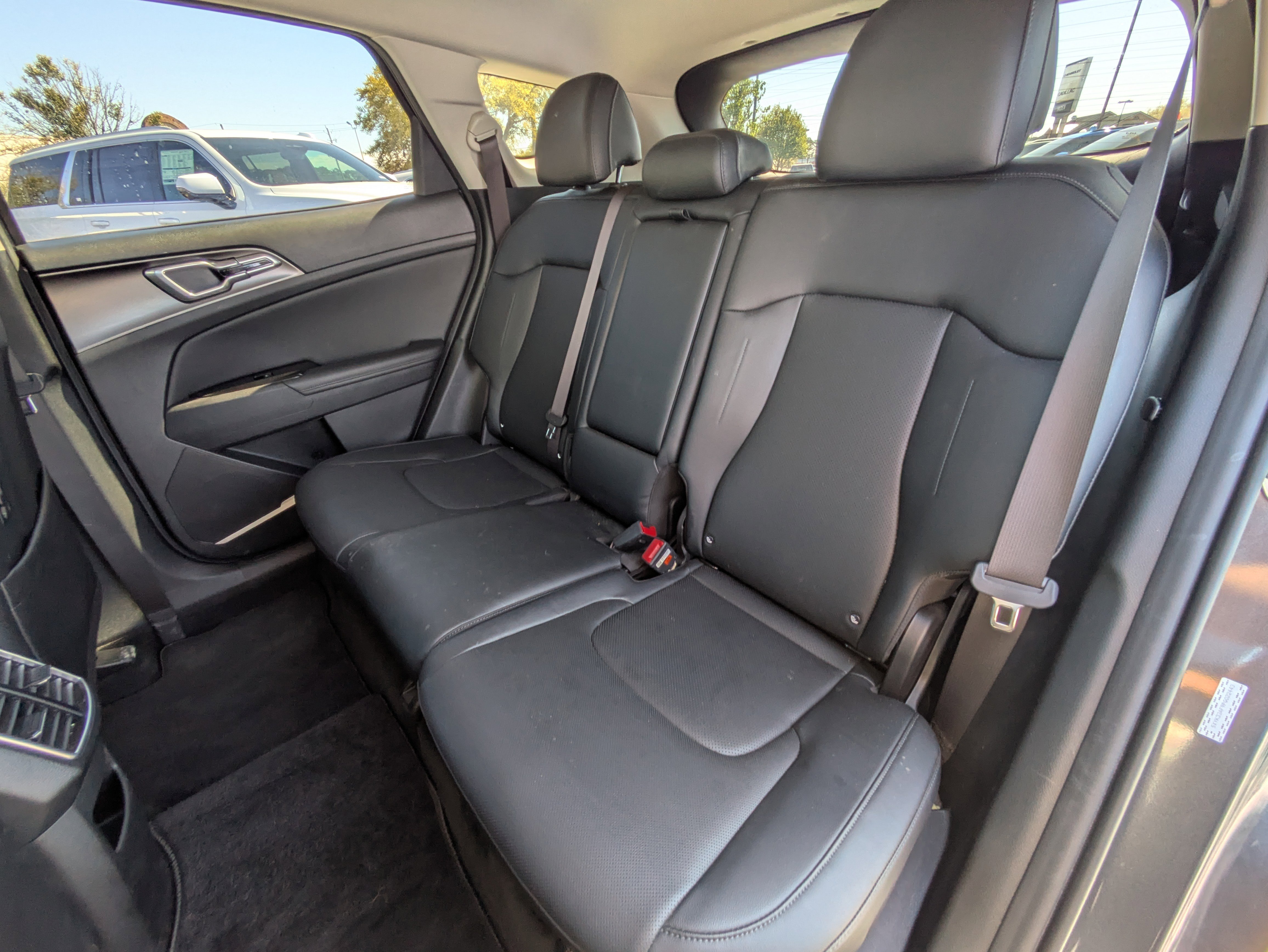 Used 2023 Kia Sportage EX image 8