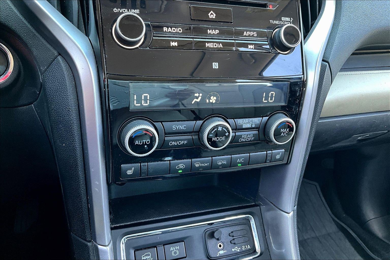 Used 2019 Subaru Ascent Limited AWD/4WD image 15