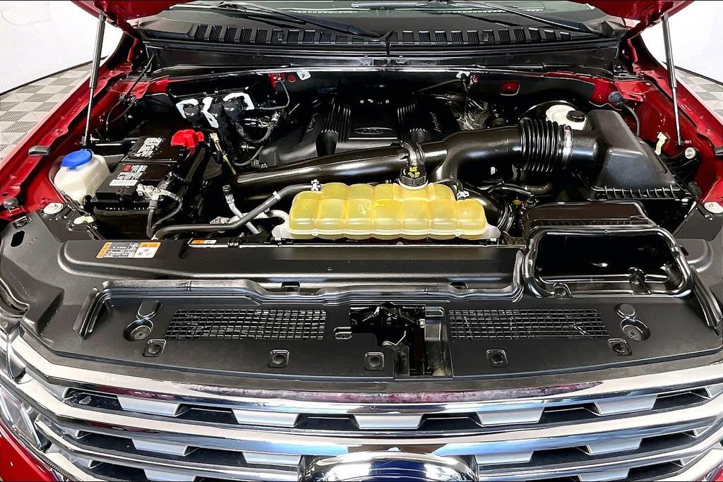 Used 2021 Ford Expedition Limited image 9